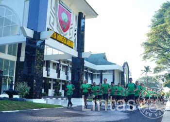 Lari Bersama Prajurit, Pangdam Hasanuddin Teguhkan Kesetiaan Hingga Akhir