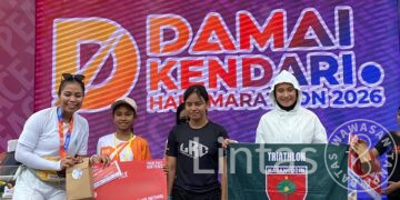 Kompak di Kehidupan, Juara di Lintasan! Pasangan Atlet Kodam XIV/Hsn Raih Emas Pada Ajang Damai Half Marathon 2026 di Kendari
