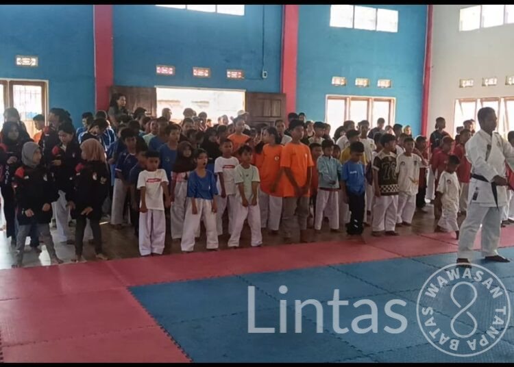 Dari Koramil Lahir Sang Juara, Dojo Koramil 1416-03 Tongkuno Sukses Gelar Kejuaraan Karate Se-Sultra dan Raih Juara Umum III