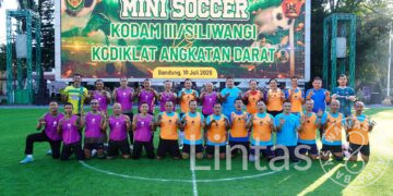 Makodam III/Siliwangi Taklukkan Kodiklatad 7-1, Pangdam Sumbang Empat Gol pada Laga Mini Soccer Persahabatan