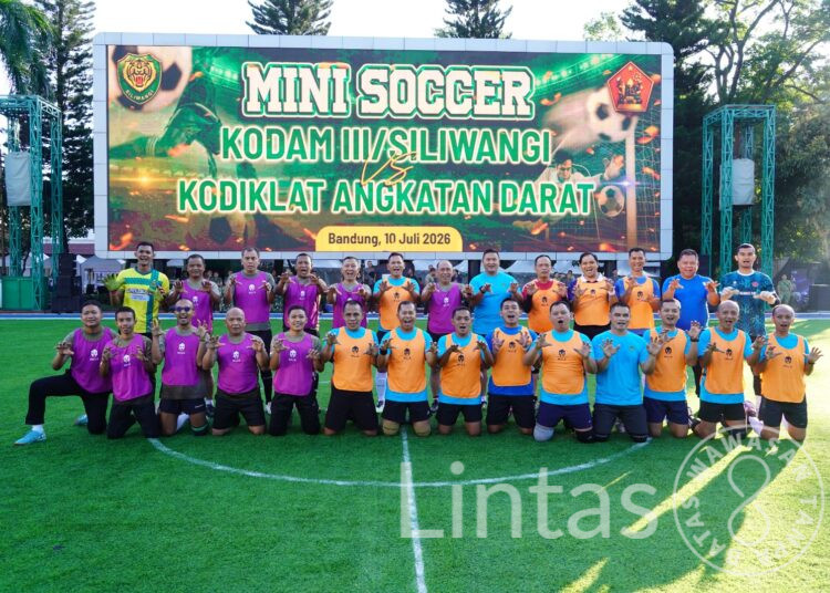 Makodam III/Siliwangi Taklukkan Kodiklatad 7-1, Pangdam Sumbang Empat Gol pada Laga Mini Soccer Persahabatan