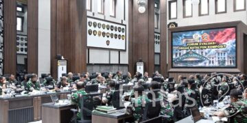 Dankodiklatad Pimpin Evaluasi Orgas Yon Komposit, Wujudkan Organisasi yang Efektif dan Adaptif