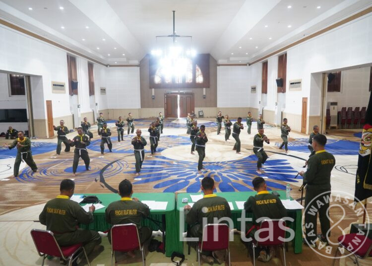 Kodiklatad Tingkatkan Kemampuan Prajurit melalui UKT Pencak Silat Militer