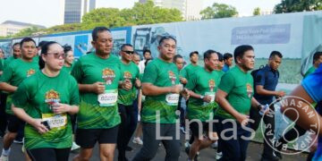 Meriahkan HUT ke-65 Kostrad, Kasad Lari Bersama 10 Ribu Peserta