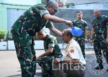 Tradisi Pelepasan Personel, Inspektur Kodiklatad Beri Apresiasi atas Pengabdian Terbaik