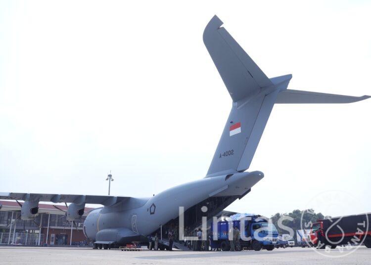 TNI AU Kembali Kerahkan Dua Pesawat Angkut Bawa Bantuan Gempa NTT