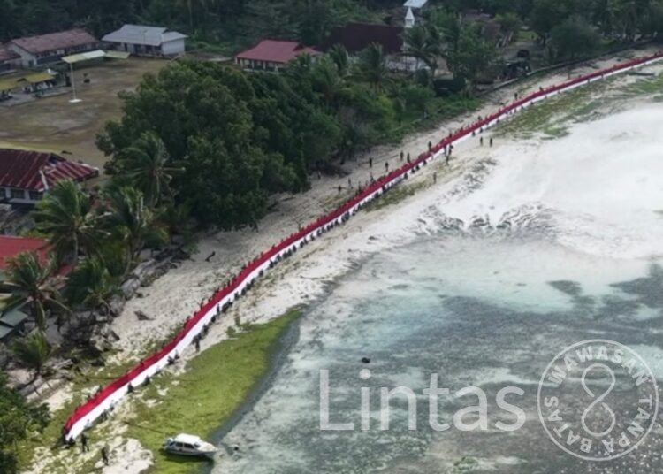 Merah Putih Membentang 500 Meter, Aboru Ciptakan Momen Bersejarah di HUT ke-81 RI
