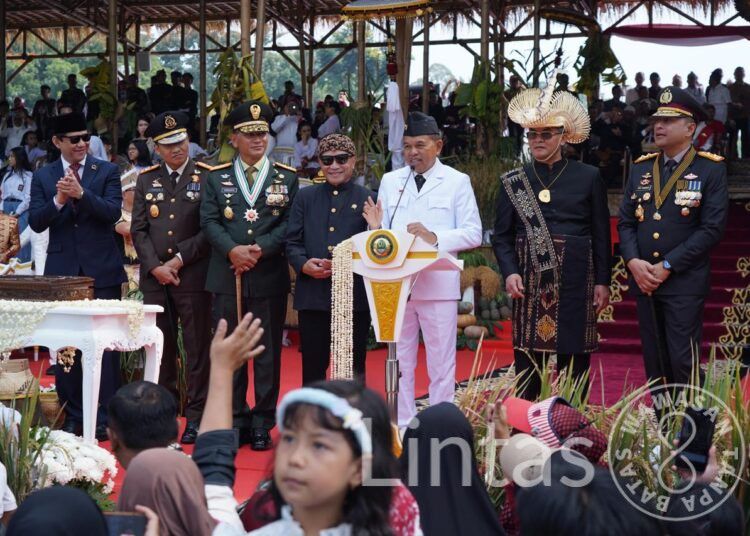 Upacara HUT ke-81 Kemerdekaan RI Tingkat Provinsi Jawa Barat, Pangdam III/Siliwangi Hadiri Upacara di Gedung Sate