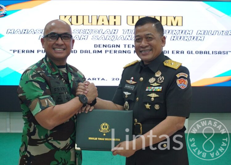 Komandan Pussiberad Berikan Kuliah Umum di STHM, Bahas Peran Strategis Sarjana Hukum di Era Perang Kognitif dan Ancaman Digital