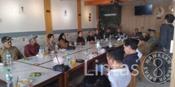 Mitigasi Bencana, Satgas Karhutla TNI Dialog Dengan Adat Dayak