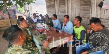Pasis Sesko TNI LVI Dorong Petani Buah Naga Kelampangan Buka Lahan Tanpa Bakar