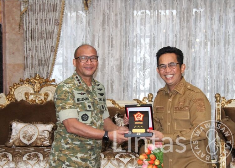 Sinergi Tanpa Batas! Pangkogabwilhan II dan PJU Sambangi Walikota Balikpapan, Kawal Ketat Keamanan IKN