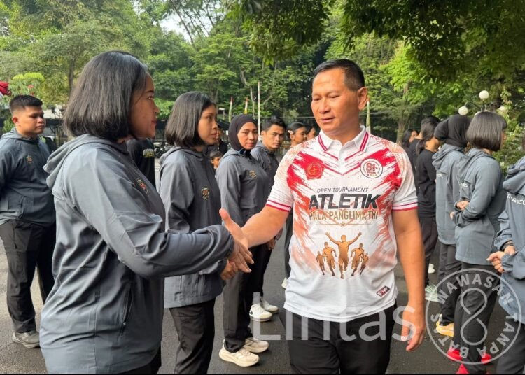 Pangdam III/Siliwangi Lepas Kontingen Karate Kodam III/Siliwangi untuk Berlaga di Kejuaraan Karate Piala Panglima TNI 2026