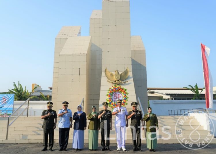 HUT ke-81 TNI, Kasdam XIV/Hsn Pimpin Ziarah untuk Kenang Jasa Para Pahlawan