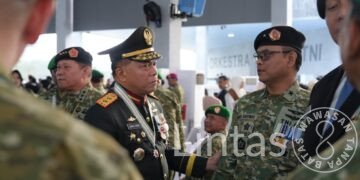 PANGDAM XXII TAMBUN BUNGAI HADIRI UPACARA PERINGATAN HUT KE-81 TNI DI CILANGKAP