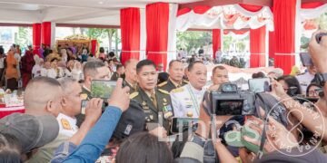 Sentuh Hati Warga, HUT ke-81 TNI di Maluku Diwarnai Makan Siang Bersama dan Pembagian 500 Sembako