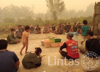 Jalin Keakraban, Anggota Satgas TMMD Kodim 1016/Plk Laksanakan Makan Siang Bersama