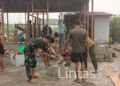 Pengecoran RTLH, Satgas TMMD Bersama Warga Terus Percepat Pembangunan Rumah