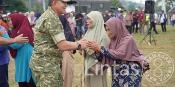 PANGDAM III/SILIWANGI TINJAU PERCEPATAN PEMBANGUNAN KDKMP DAN SALURKAN 3.000 PAKET SEMBAKO DI TAKOKAK, CIANJUR