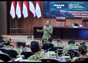 Dankodiklatad Bekali Pasis Dikreg LVI Sesko TNI Hadapi Dinamika Perang Modern