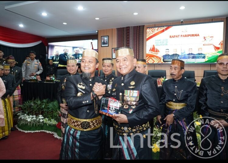 Bersatu Membangun Negeri! Pangdam XIV/Hasanuddin Hadiri Rapat Paripurna Hari Jadi ke-357 Sulawesi Selatan